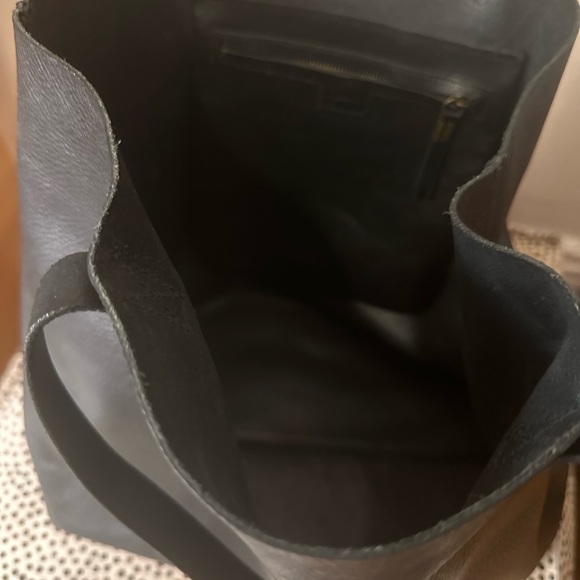 Madewell Transport Tote in Black - Picture 3 of 4